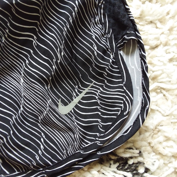 Nike Dri-FIT black shorts - Picture 3 of 5